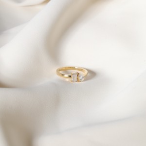 Fine Jewelry Designer Femme Bague de fiançailles personnalisée Bague de mariage creuse en or 14K Double Moissanite - Product Image 2