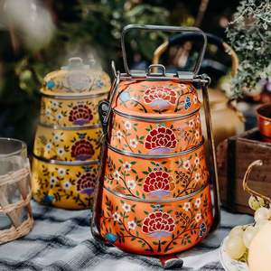 Boîte à lunch en acier peinte à la main, 3 étages, motif floral traditionnel jaune vif et bleu, disponible à prix de gros. - Product Image 1
