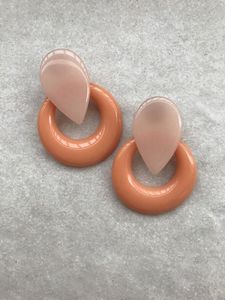 Pendiente de resina en forma de corazón de diseñador casero de nuevo estilo para mujeres y niñas colección de artículos de artesanía de moda de lujo - Product Image 4