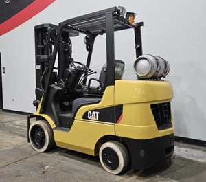 Oferta Exclusiva de Subasta para Montacargas 2C6000 con Neumáticos Acolchados de 2017, Capacidad de Carga de 6000 Libras - Product Image 4