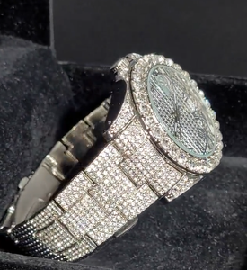 Reloj de Pulsera de Lujo de Acero Inoxidable con Esfera de Cristal Azul Claro Personalizado con Diamantes de Moissanita Estilo Hip Hop - Product Image 3