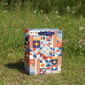 Sac fourre-tout de luxe en papier d'art de haute qualité - Personnalisé pour les marques de mode et de style de vie, biodégradable et écologique, emballage cadeau - Product Image 6