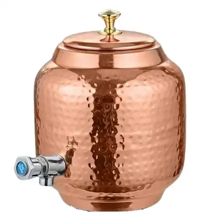 Dispensador de água de cobre artesanal com elegância tradicional para água potável mais saudável disponível para exportação