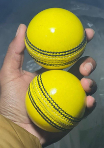 Pelotas de críquet de punto de mano de cuero de uso profesional de alta calidad mejor venta para adultos pelota dura precio saludable de Pakistán - Product Image 2