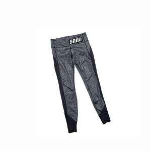 Leggings Premium GAA de Pakistán Ropa deportiva estampada de marca personalizada Flexible y resistente al sudor - Product Image 4