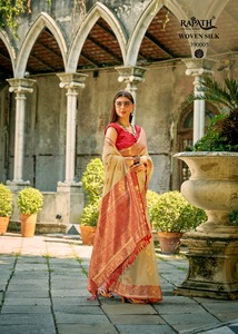 El último diseñador de seda de tejido suave Zari Weaving Border Saree de Fab Zone - Product Image 5