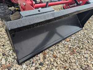 Tracteur d'occasion MAHINDRA EMAX 25L HST 2024 - Product Image 6