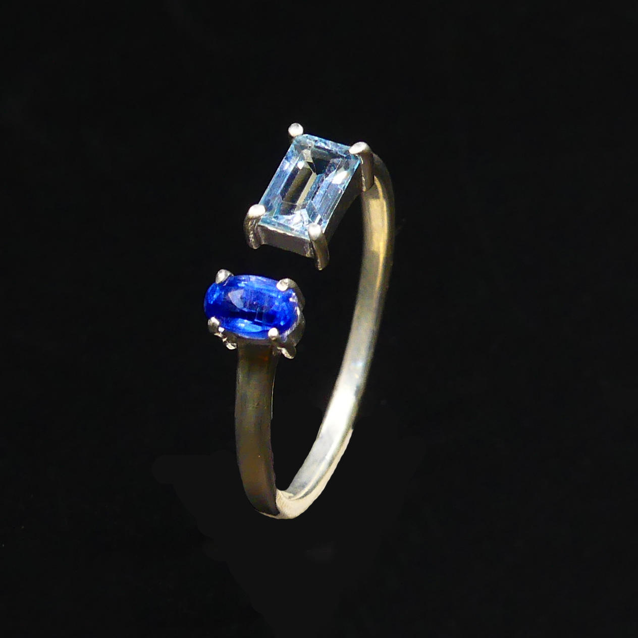 สีเหลือง