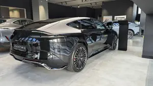 2025 a V a T a R XII AWD SUV Doble Litio con Neumáticos R18, Asientos de Cuero, Techo Panorámico y Portaequipajes de Aleación de Aluminio - Product Image 3