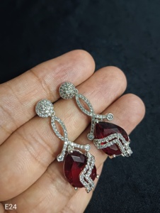 À la mode nouvelles boucles d'oreilles en diamant complet boucles d'oreilles indiennes et américaines femmes à la mode accrocheur fête accessoires femmes boucles d'oreilles - Product Image 4