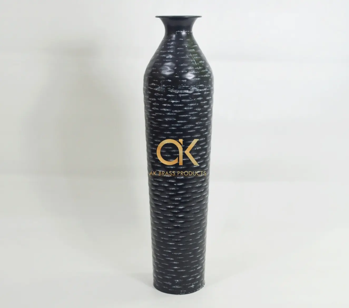 Große dekorative fantastische zeitgenössische schwarze Metall Eisen Blumenvase einzigartige Vase zum Großhandels preis handgemachte Indien