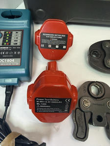 NUEVA HERRAMIENTA DE PRENSADO COMPACTA RIDGID 100-B DE CALIDAD CON 3 MANDIABLES EN EXCELENTE ESTADO - Product Image 5