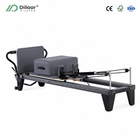 Reformer de Pilates en aluminium avec revêtement en cuir microfibre pour tonification musculaire, idéal pour studio de danse