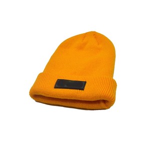 Bonnets de créateur d'hiver unisexes les plus vendus chapeaux en coton tricotés personnalisés de couleur unie pour hommes et femmes pour les scènes de plage - Product Image 4