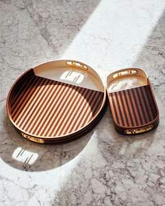 Plateau de service en bois lourd avec poignées durables pour les restaurants hôtels centres de villégiature ou les utilisations de service élégantes lors d'occasions festives - Product Image 4