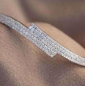 Luxueux bracelet manchette en argent sterling 925 Moissanite déclaration tenue de fête pour anniversaire torsadé cadeau élégant - Product Image 1