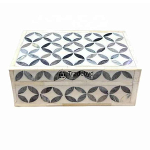 Boîte de rangement en incrustation de résine artisanale élégante boîte à bijoux pour mariages anniversaires et célébrations par Tradebyd - Product Image 5