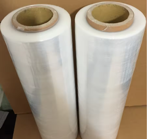 Film étirable PE bleu translucide sans impression, résistant à l'humidité, adhérent et souple pour l'emballage alimentaire et l'utilisation logistique au Vietnam - Product Image 6