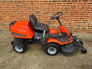 Tondeuse autoportée Husqvarna R16C AWD + Remorque benne basculante pour tracteur de jardin - Product Image 4