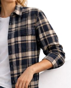 Camisa de Franela a Cuadros Oversize para Mujer, Azul Marino y Beige, Manga Larga, Casual, Suave, Otoño-Invierno, Venta al por Mayor - Product Image 4