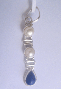 Pendentif Shah Gems en argent sterling 925 pour femme, incrustation naturelle de lapis-lazuli et de perle sertie en clos - Product Image 1