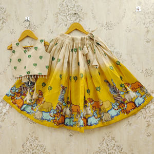 Shoryam - Lehenga Choli Largo hasta el Suelo de Poliéster Estampado Kamdhenu en Tonos Amarillos para Niñas, Ropa de Fiesta Infantil, Diwali, Bodas - Product Image 3