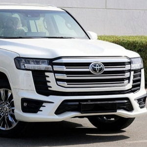 2022 para LandCruiser GCC VXR V6 300 AWD Motor Turbo Tamaño de Neumáticos R20 Asientos de Cuero Interior Oscuro - Product Image 1