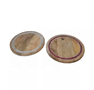 Assiettes et plats ronds en bois plateau de service décoratif en bois massif dernière conception assiette de service à un prix abordable - Product Image 6