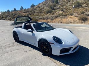 2024 911 Targa 4 GTS 7 vitesses, 473 ch Twin-Turbo Flat-6 d'occasion, ensemble premium, non modifié - Product Image 6