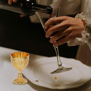 Calice à vin en laiton moderne européen écologique, petit gobelet décoratif pour la maison et l'exposition - Product Image 5
