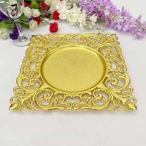 Assiettes de Présentation Carrées de Luxe Éco-Responsables, Vente en Gros pour Événements, en <span class=keywords><strong>Plastique</strong></span> Argenté et Doré, 13 Pouces, Décoratives pour Tables de Mariage Tropical - Product Image 1