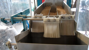 Machine de remplissage métrique à vis sans fin, équipement d'emballage automatique pour le remplissage de poudres et granulés - Product Image 3
