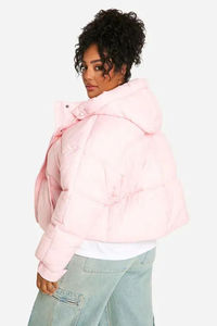 Chaqueta acolchada con capucha y forro de piel sintética para mujer OEM Rosa bebé personalizada de gran tamaño chaqueta acolchada de invierno con burbujas para mujer - Product Image 2