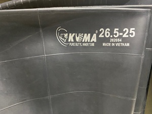 Chambre à air en butyle Kuma Tube 10.00-20 pour pneus de camion Modèle 825/900-16 Noir Fabriqué au Vietnam - Product Image 6