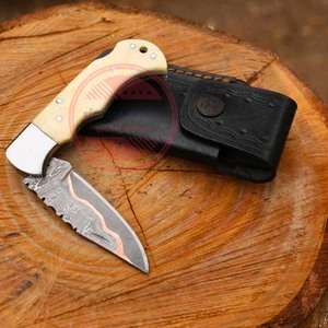 Navaja de bolsillo plegable hecha a mano de acero de Damasco de alta calidad con mango de madera - Product Image 5