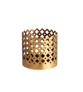 Candelabro votivo de metal decorativo con acabado vintage ideal para centros de mesa regalos e iluminación ambiental acogedora - Product Image 6