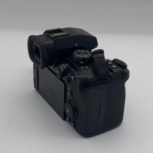 Appareil photo reflex numérique plein format CMOS 24,2 MP Lumix S5II avec résolution vidéo HD 4K et compatibilité carte SD - Product Image 2