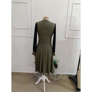 Robe midi en viscose pour femme à manches longues, col enroulé, détail manches en tulle et embellissements en perles, 37459 - Kaki - Product Image 6