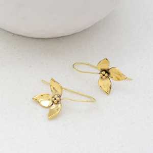 Boucle d'oreille minimaliste Monstera Dangle Gold Leaf Drop, bijoux en argent sterling végétal - Product Image 3