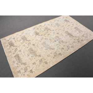 พรมขนสัตว์เปอร์เซียวินเทจขนาด 3.8x6.4 ฟุต สีเบจ ลายปะติดปะต่อ ด้านหลังทำจากยางลาเท็กซ์ที่เป็นมิตรกับสิ่งแวดล้อม - Product Image 3