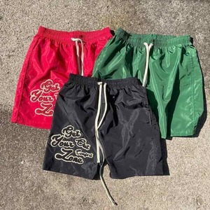 Short de plage d'été en chenille brodé sur mesure pour hommes, matériau en nylon anti-rides pour la natation en salle de sport - Product Image 1