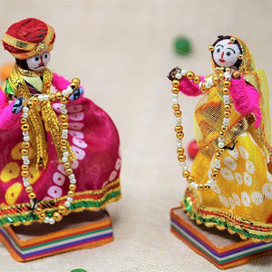 Figuras decorativas hechas a mano de material reciclado Rajasthani Dulha Dulhan para decoración del hogar/mobiliario/ídolo de regalo (multicolor - Product Image 1