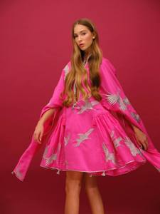 2026มินิเดรสผ้าไหมสีชมพูสุดหรูใหม่ปักลายด้วยนกกระเรียนเงินแขนบานเสื้อโบฮีเมียน - Product Image 3