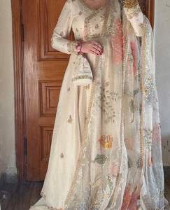 Robe et pantalon palazzo avec dupatta pour fête, mariage, festival, vêtements ethniques, ensemble le plus vendu, vêtements exclusifs pour femmes et filles indiennes, couleur blanche - Product Image 5