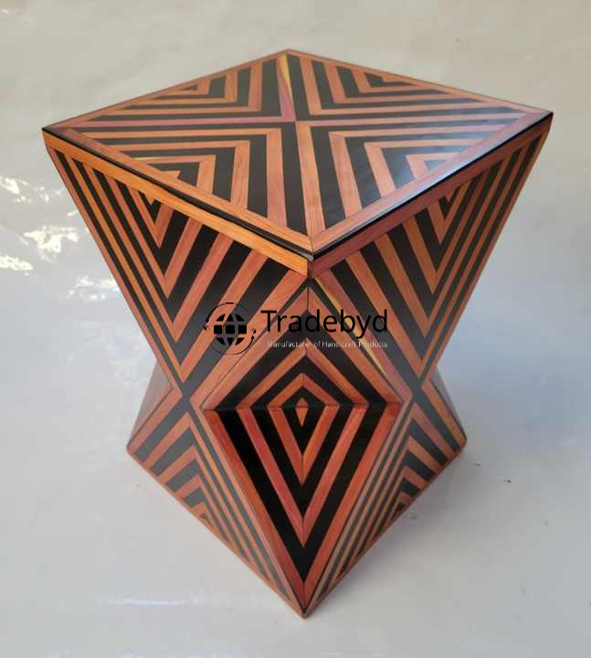 Available in different Colors