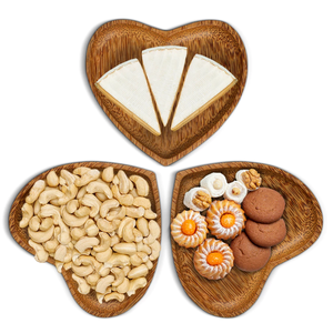 Assiette en forme de coeur en bois de noix de coco-Plateau cadeau écologique fait à la main pour dessert, bijoux ou collations | Vietnam Export - Product Image 1