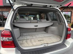 Toyota Highlander Base 2004 Usada, Color Interior Ceniza, Combustible Gasolina, Motor V6 de 3.3L, Tracción Delantera, Transmisión Automática - Product Image 3