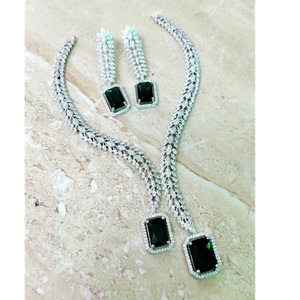 Conjunto de collar de circón brillante de lujo de excelente calidad de diseñador con pendientes para fiesta de compromiso de boda para mujeres y niñas - Product Image 1