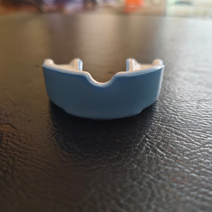 ฟันยางสำหรับผู้ใหญ่และจูเนียร์ฟันป้องกันสำหรับฟันมวยสำหรับฟุตบอลฮอกกี้คาราเต้ - Product Image 1