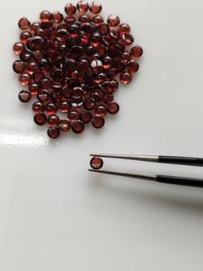 Cabochons ronds naturels de 4mm, grenat rouge, pierres précieuses en vrac, qualité merveilleuse pour la fabrication de colliers, accessoires de bijoux - Product Image 3